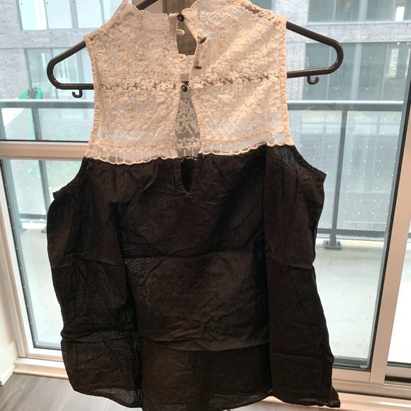 Black & White Zara Sleevless Top white lace - Picture 2 of 6